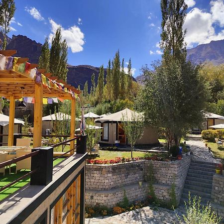 Mystique Meadows Earth Homes Hundar Exterior photo